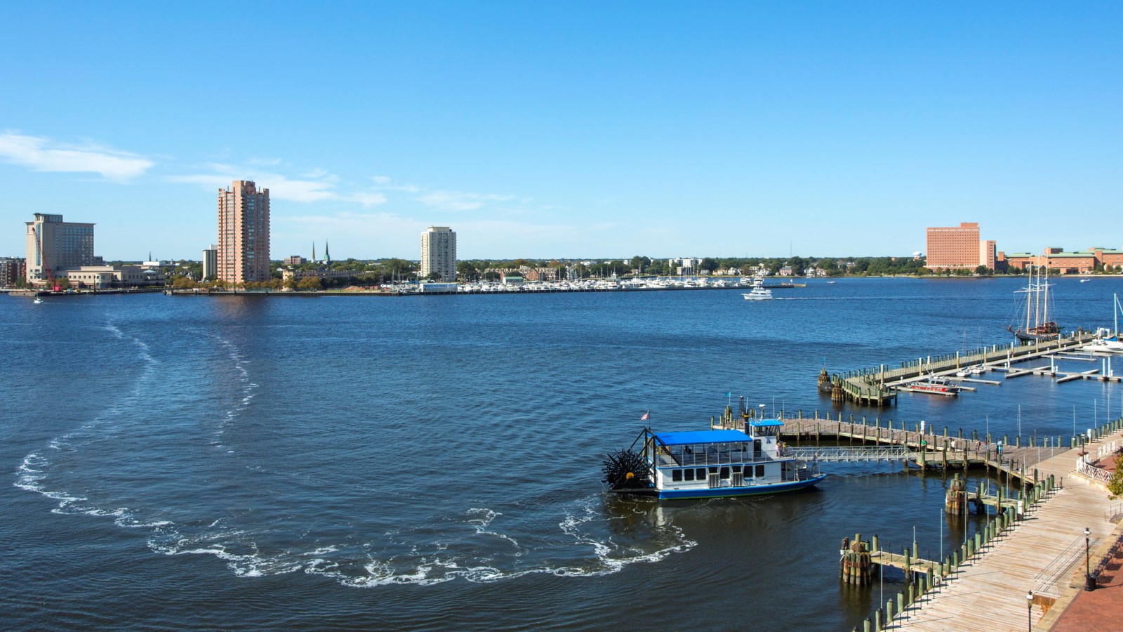 things-to-do-in-norfolk-va-this-weekend-sheraton-norfolk-waterside-hotel